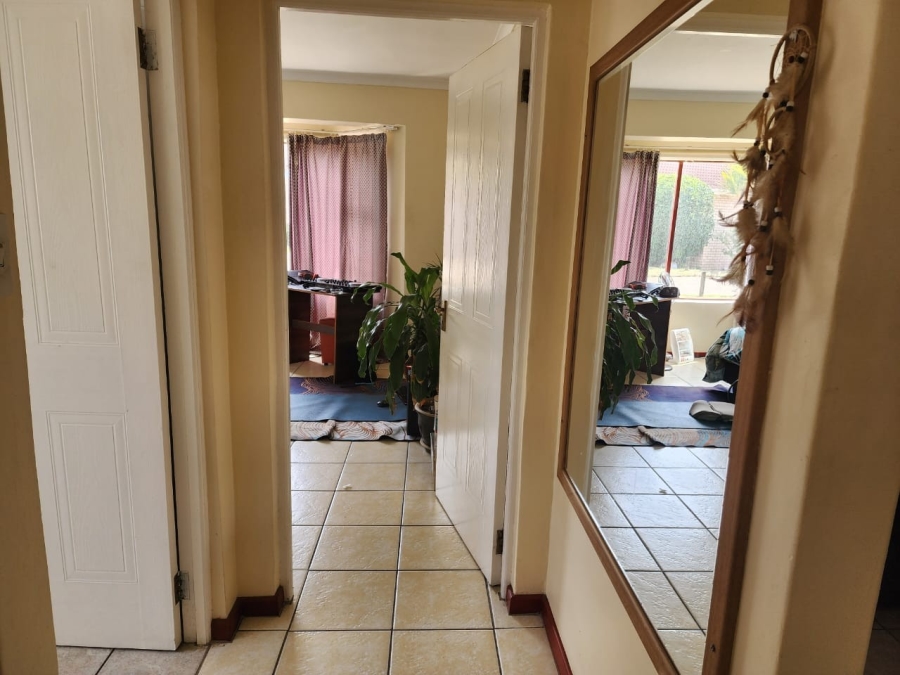 2 Bedroom Property for Sale in Summerstrand Eastern Cape